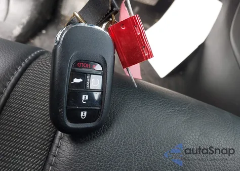 2024 Honda Pilot Touring z USA, uszkodzony, nr VIN 5FNYG2H75RB007617